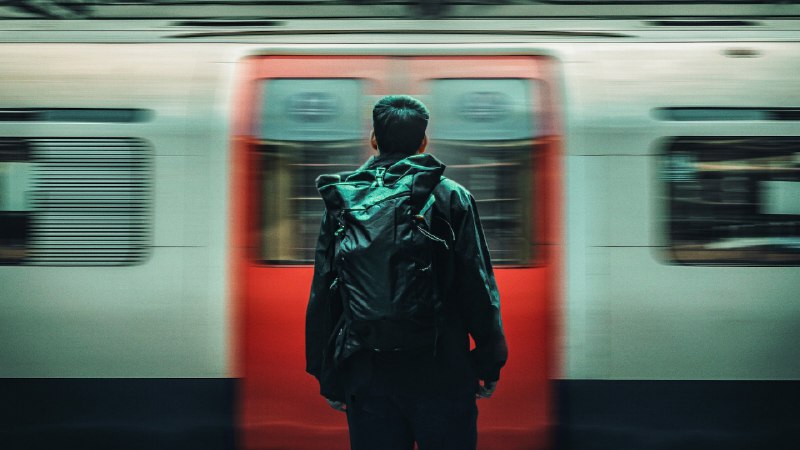 伦敦恐袭：追捕七七炸弹客 (2025) NF1080P 内封简中 4 集全 - 